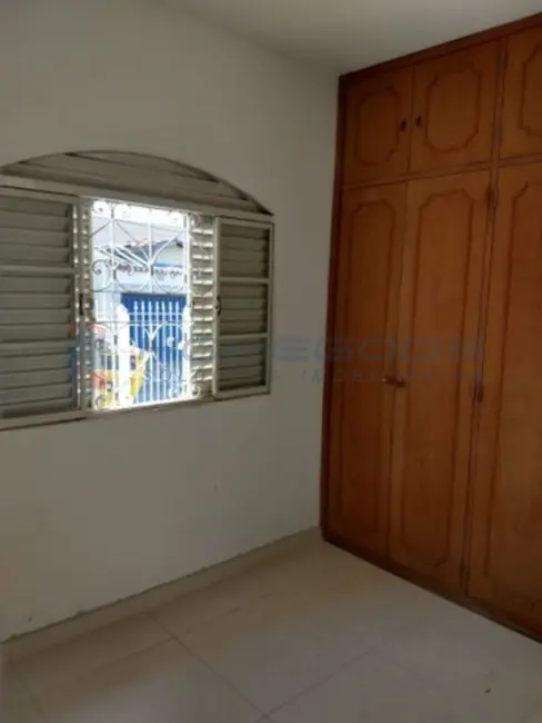 Casa com 3 quartos à venda, 210m2 em Jardim García, Campinas - SP - imagem 6 Foto 6 de Casa com 3 quartos à venda, 210m2 em Jardim García, Campinas - SP