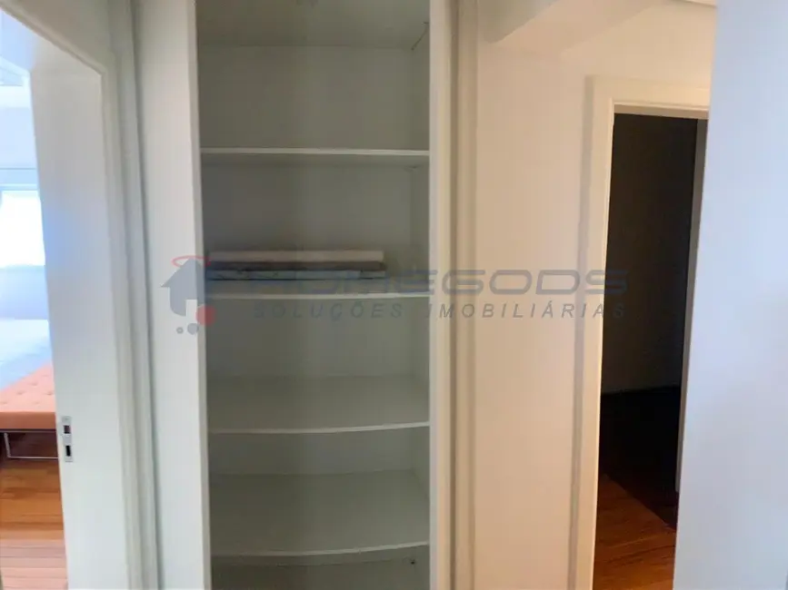 Apartamento com 3 quartos à venda, 136m2 em Cambuí, Campinas - SP - imagem 6 Foto 6 de Apartamento com 3 quartos à venda, 136m2 em Cambuí, Campinas - SP