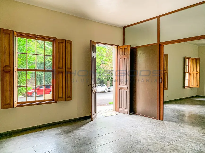 Casa com 4 quartos para alugar, 300m2 em Sousas, Campinas - SP - imagem 4 Foto 4 de Casa com 4 quartos para alugar, 300m2 em Sousas, Campinas - SP