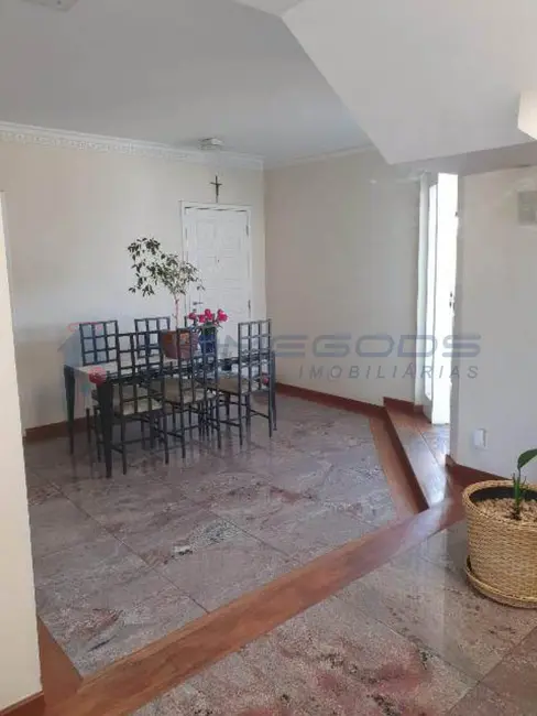 Apartamento com 3 quartos à venda, 240m2 em Vila Itapura, Campinas - SP - imagem 8 Foto 8 de Apartamento com 3 quartos à venda, 240m2 em Vila Itapura, Campinas - SP