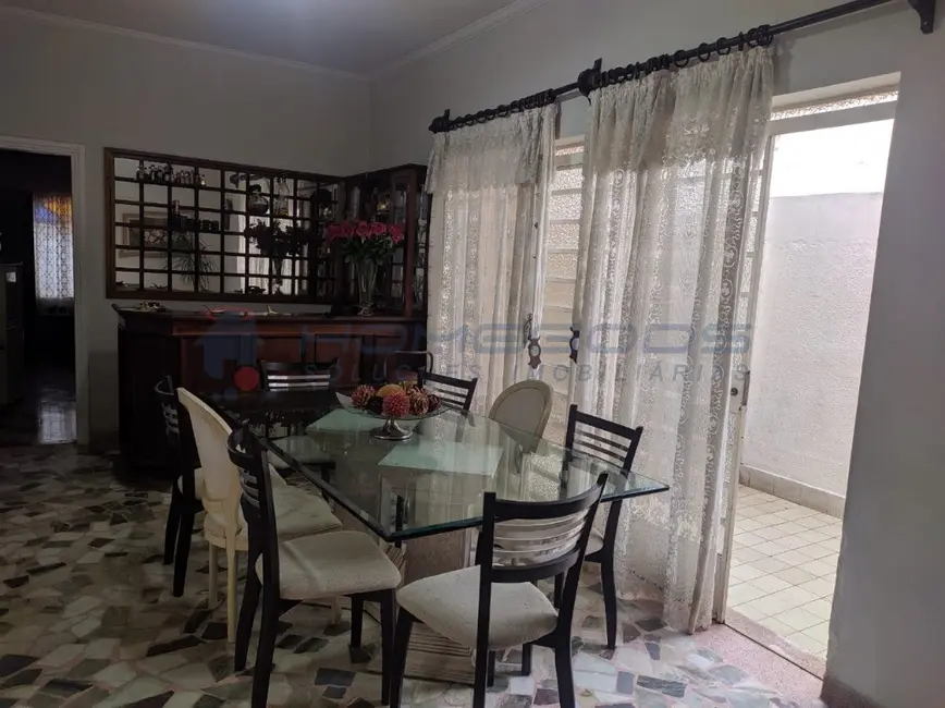 Casa com 3 quartos à venda, 300m2 em Jardim Guanabara, Campinas - SP - imagem 4 Foto 4 de Casa com 3 quartos à venda, 300m2 em Jardim Guanabara, Campinas - SP