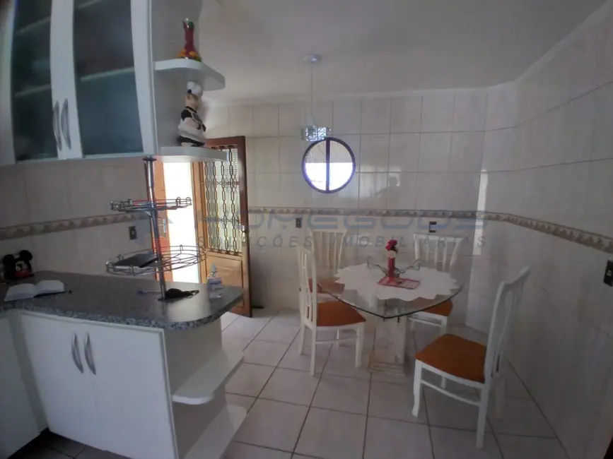Casa com 4 quartos à venda, 245m2 em Vila Proost de Souza, Campinas - SP - imagem 4 Foto 4 de Casa com 4 quartos à venda, 245m2 em Vila Proost de Souza, Campinas - SP
