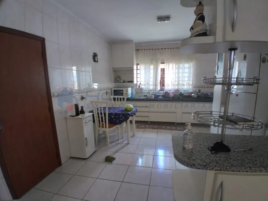 Casa com 4 quartos à venda, 245m2 em Vila Proost de Souza, Campinas - SP - imagem 3 Foto 3 de Casa com 4 quartos à venda, 245m2 em Vila Proost de Souza, Campinas - SP