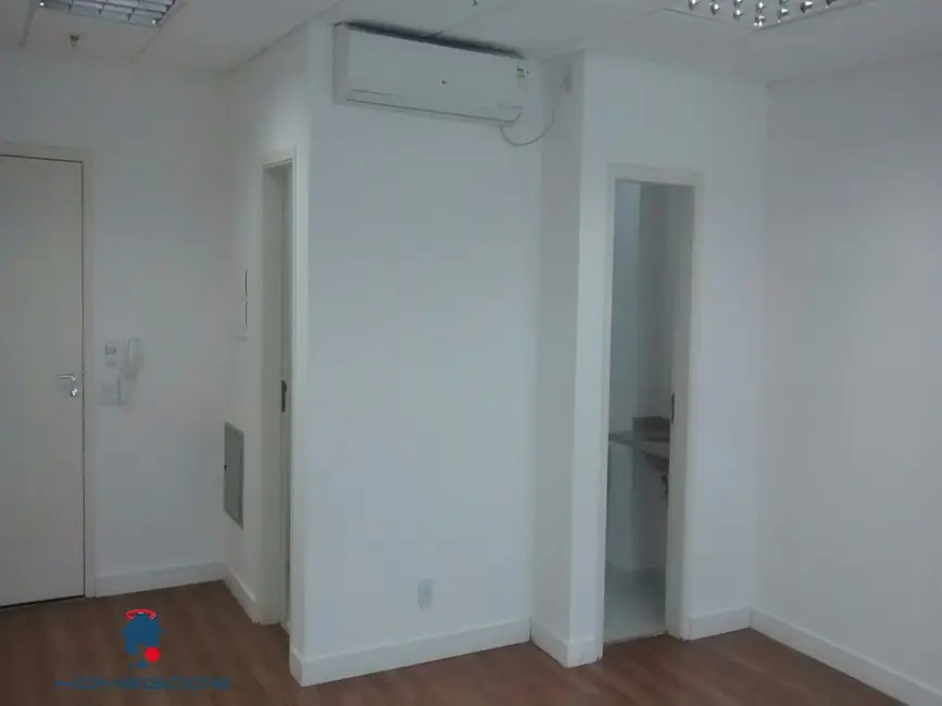 Sala Comercial à venda, 36m2 em Cambuí, Campinas - SP - imagem 3 Foto 3 de Sala Comercial à venda, 36m2 em Cambuí, Campinas - SP