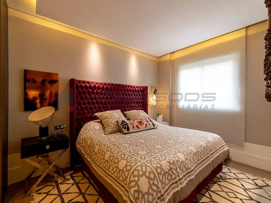 Foto 3 de Apartamento com 4 quartos à venda, 145m2 em Cambuí, Campinas - SP