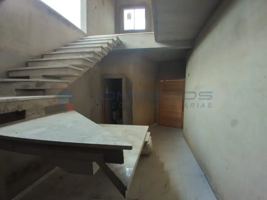 Casa com 3 quartos à venda, 225m2 em Jardim Terras de Santo Antônio, Hortolandia - SP - imagem 5 Foto 5 de Casa com 3 quartos à venda, 225m2 em Jardim Terras de Santo Antônio, Hortolandia - SP