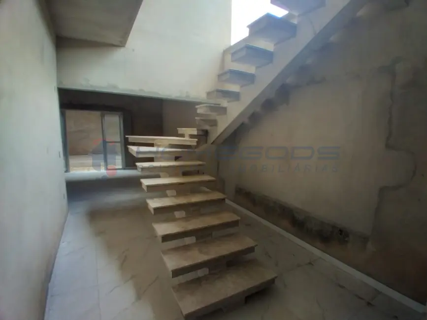 Casa com 3 quartos à venda, 225m2 em Jardim Terras de Santo Antônio, Hortolandia - SP - imagem 4 Foto 4 de Casa com 3 quartos à venda, 225m2 em Jardim Terras de Santo Antônio, Hortolandia - SP