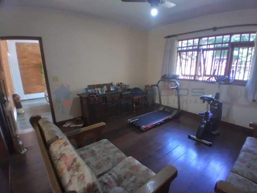 Casa com 3 quartos à venda, 209m2 em Jardim Nova Europa, Campinas - SP - imagem 4 Foto 4 de Casa com 3 quartos à venda, 209m2 em Jardim Nova Europa, Campinas - SP