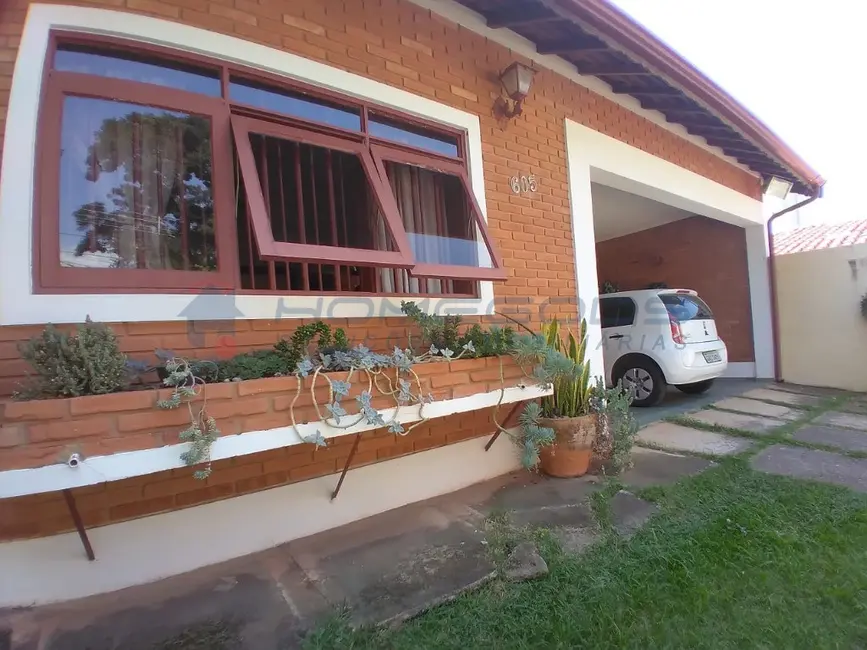 Casa com 3 quartos à venda, 209m2 em Jardim Nova Europa, Campinas - SP - imagem 3 Foto 3 de Casa com 3 quartos à venda, 209m2 em Jardim Nova Europa, Campinas - SP
