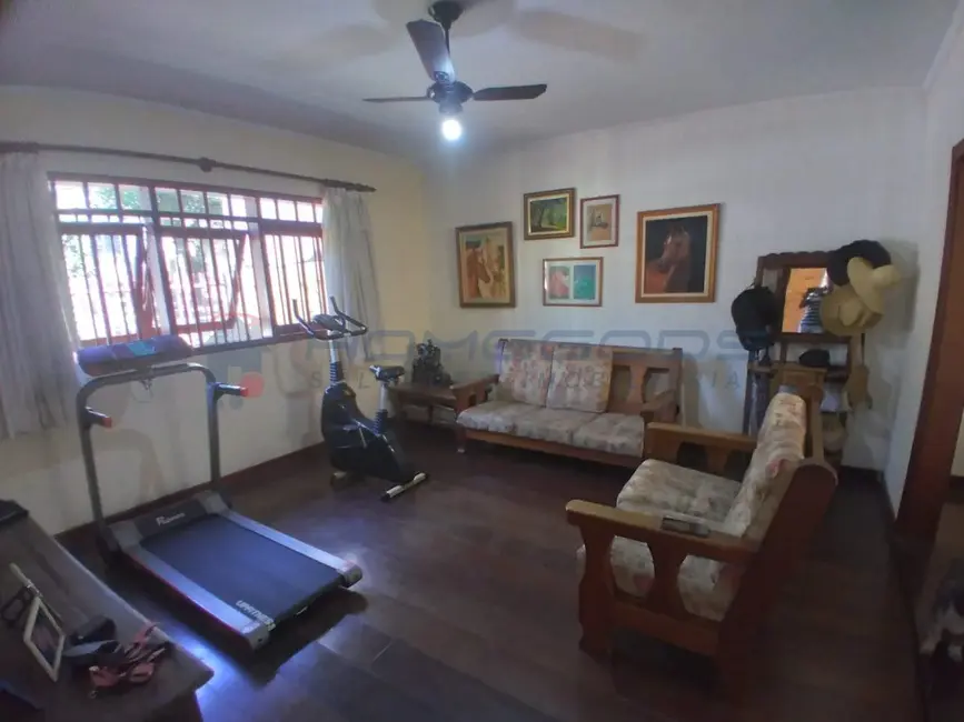 Casa com 3 quartos à venda, 209m2 em Jardim Nova Europa, Campinas - SP - imagem 5 Foto 5 de Casa com 3 quartos à venda, 209m2 em Jardim Nova Europa, Campinas - SP