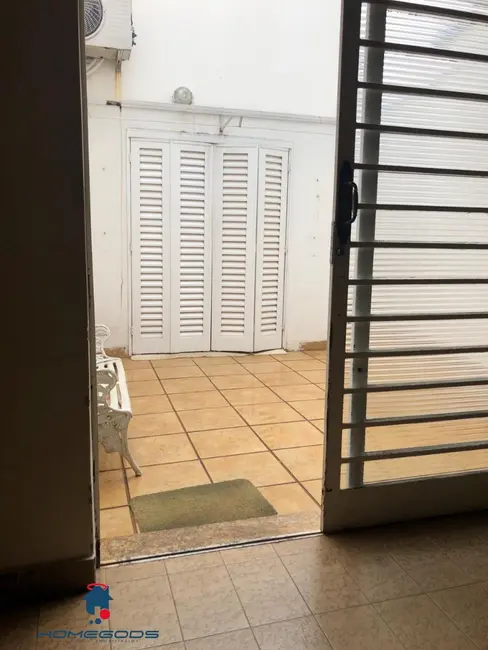 Casa com 4 quartos à venda, 300m2 em Jardim Flamboyant, Campinas - SP - imagem 4 Foto 4 de Casa com 4 quartos à venda, 300m2 em Jardim Flamboyant, Campinas - SP