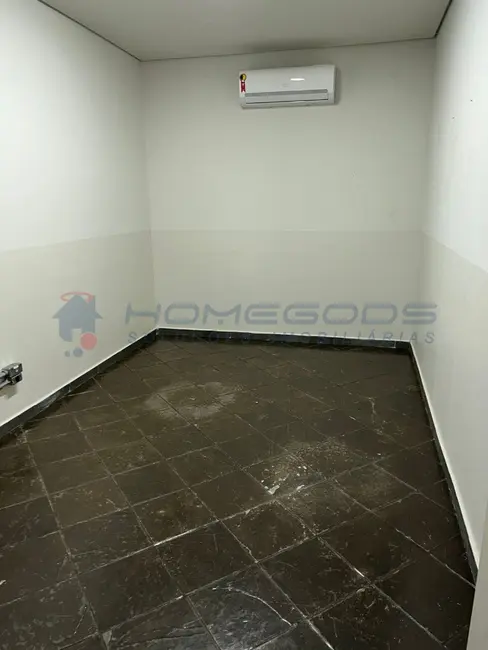 Armazém / Galpão para alugar, 8500m2 em Centro, Araraquara - SP - imagem 5 Foto 5 de Armazém / Galpão para alugar, 8500m2 em Centro, Araraquara - SP