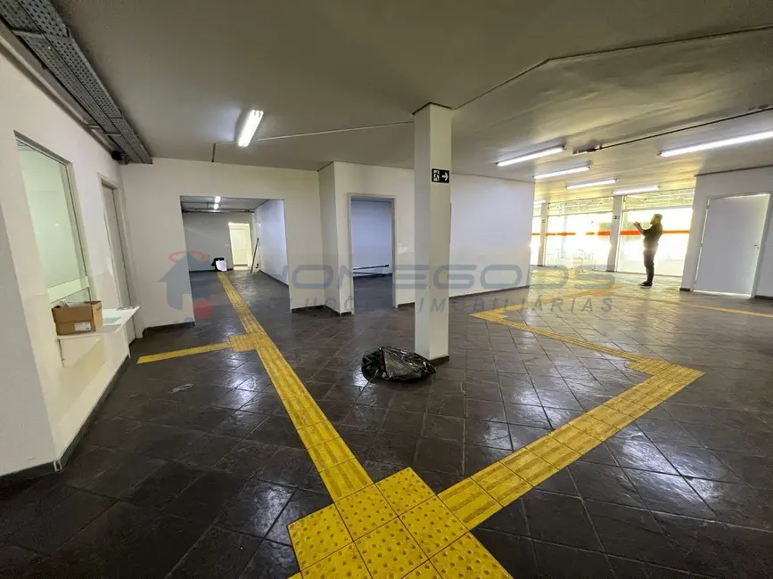 Armazém / Galpão para alugar, 8500m2 em Centro, Araraquara - SP - imagem 6 Foto 6 de Armazém / Galpão para alugar, 8500m2 em Centro, Araraquara - SP