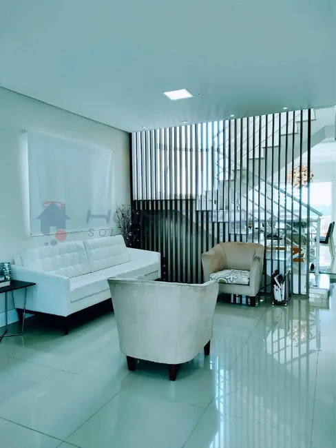 Casa com 3 quartos para alugar, 450m2 em Nações, Valinhos - SP - imagem 3 Foto 3 de Casa com 3 quartos para alugar, 450m2 em Nações, Valinhos - SP