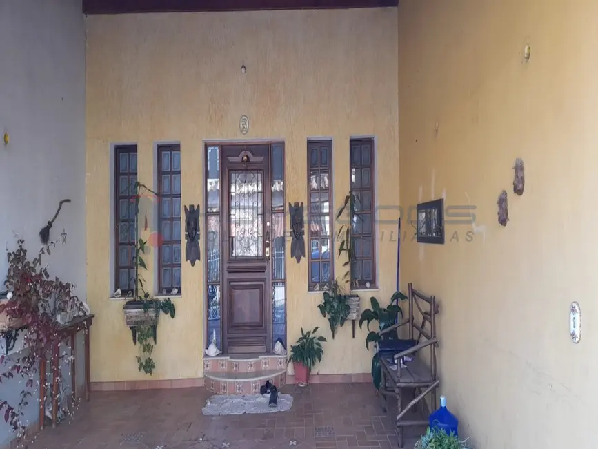 Foto 1 de Casa com 4 quartos para alugar, 300m2 em Vila Industrial, Campinas - SP