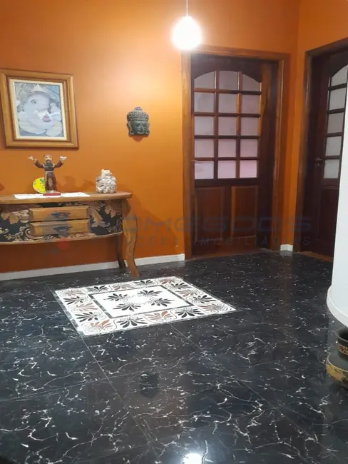 Casa com 4 quartos para alugar, 300m2 em Vila Industrial, Campinas - SP - imagem 9 Foto 9 de Casa com 4 quartos para alugar, 300m2 em Vila Industrial, Campinas - SP