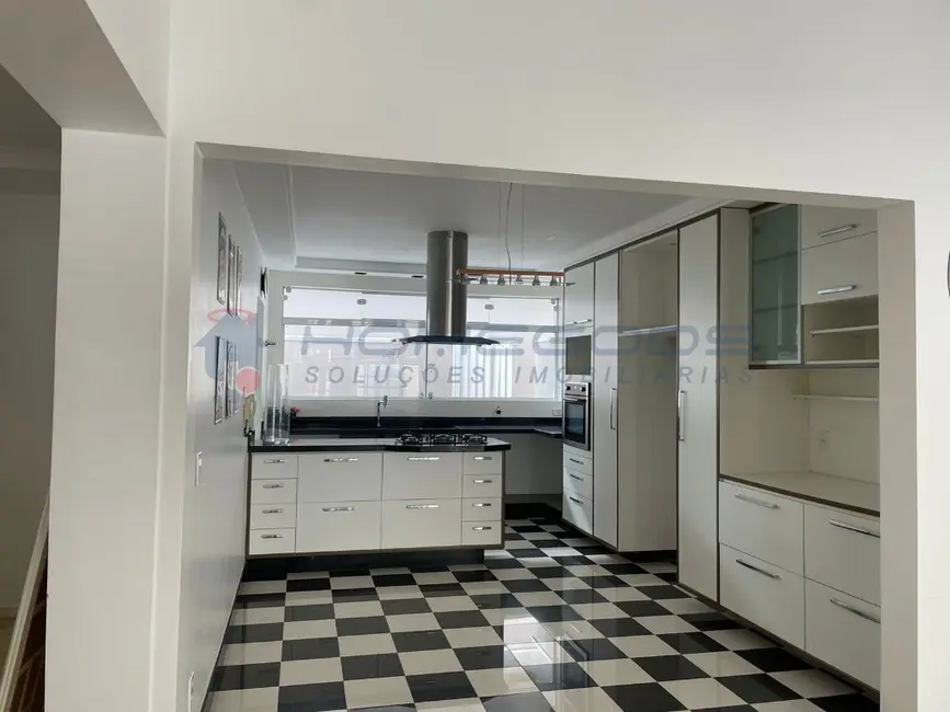 Casa com 3 quartos à venda, 350m2 em Pinheiro, Valinhos - SP - imagem 5 Foto 5 de Casa com 3 quartos à venda, 350m2 em Pinheiro, Valinhos - SP