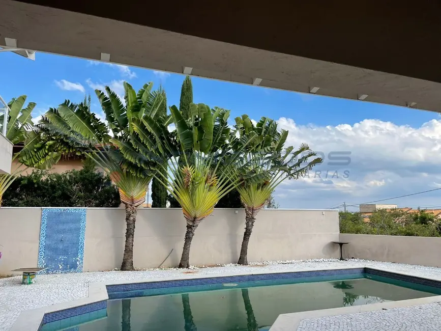 Casa com 3 quartos à venda, 350m2 em Pinheiro, Valinhos - SP - imagem 6 Foto 6 de Casa com 3 quartos à venda, 350m2 em Pinheiro, Valinhos - SP