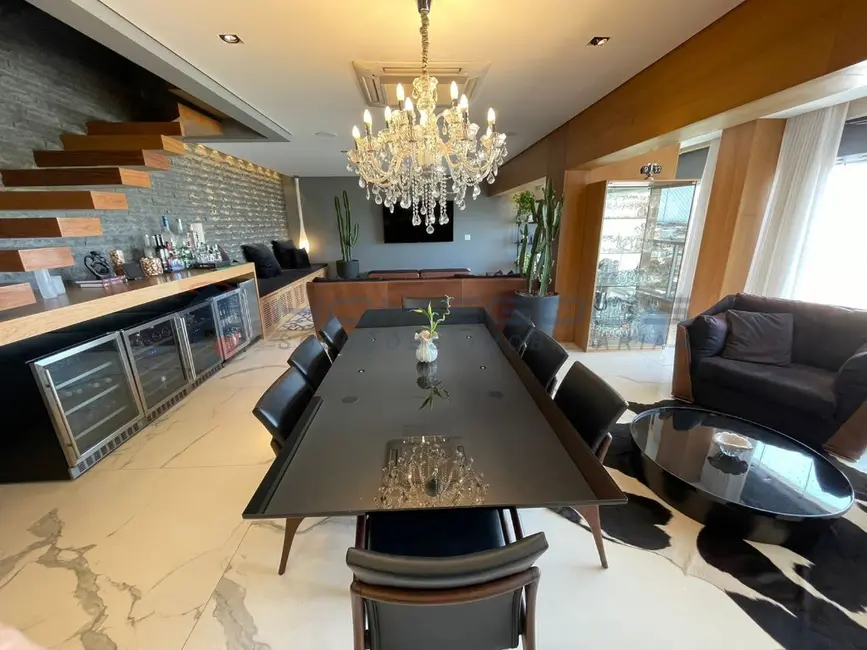 Apartamento com 3 quartos à venda, 218m2 em Cambuí, Campinas - SP - imagem 4 Foto 4 de Apartamento com 3 quartos à venda, 218m2 em Cambuí, Campinas - SP