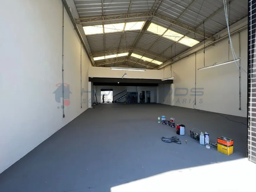 Foto 4 de Armazém / Galpão à venda, 350m2 em Vila Paraíso, Campinas - SP