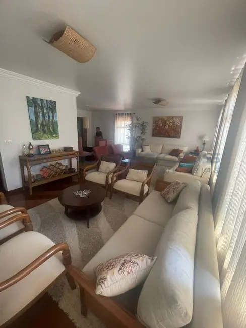 Apartamento com 3 quartos à venda, 212m2 em Cambuí, Campinas - SP - imagem 4 Foto 4 de Apartamento com 3 quartos à venda, 212m2 em Cambuí, Campinas - SP