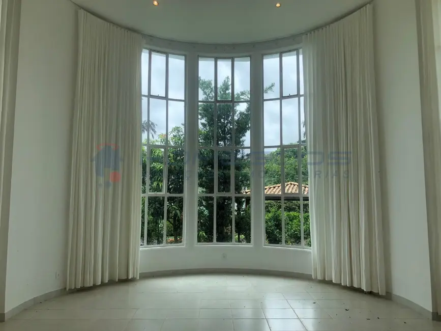 Casa de Condomínio com 3 quartos para alugar, 425m2 em Chácaras Silvania, Valinhos - SP - imagem 5 Foto 5 de Casa de Condomínio com 3 quartos para alugar, 425m2 em Chácaras Silvania, Valinhos - SP