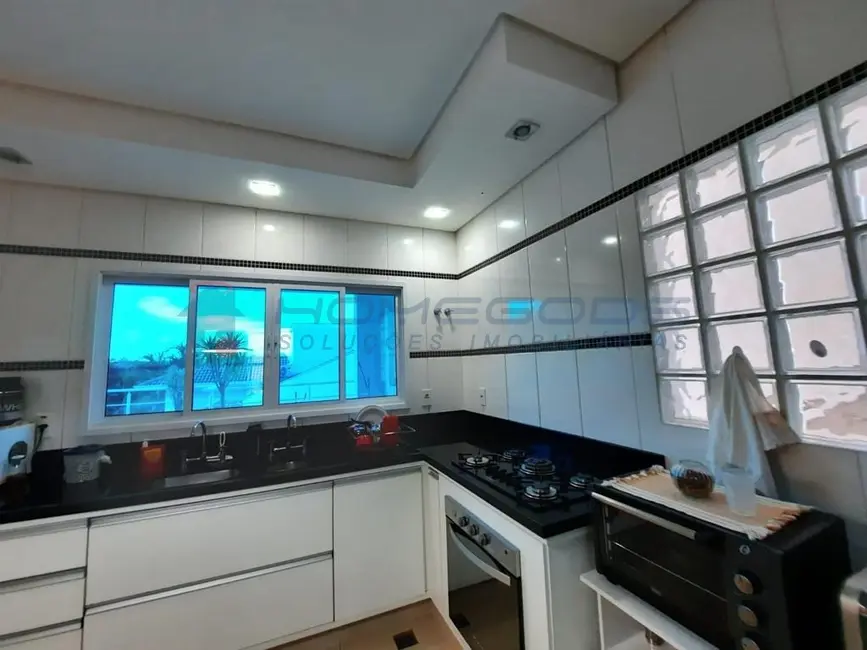 Casa com 4 quartos à venda e para alugar, 366m2 em Nações, Valinhos - SP - imagem 4 Foto 4 de Casa com 4 quartos à venda e para alugar, 366m2 em Nações, Valinhos - SP