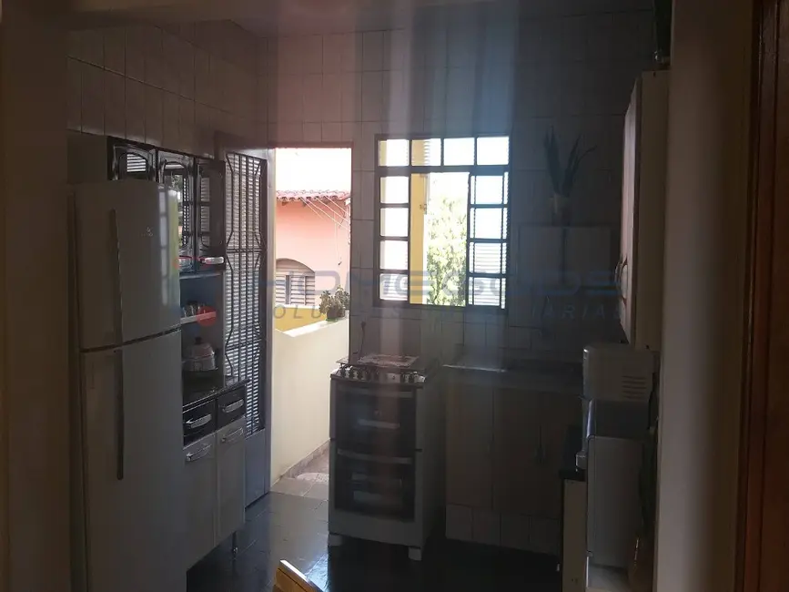 Casa com 3 quartos à venda, 150m2 em Parque São Quirino, Campinas - SP - imagem 4 Foto 4 de Casa com 3 quartos à venda, 150m2 em Parque São Quirino, Campinas - SP