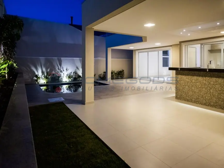 Casa com 3 quartos à venda, 300m2 em Loteamento Parque dos Alecrins, Campinas - SP - imagem 5 Foto 5 de Casa com 3 quartos à venda, 300m2 em Loteamento Parque dos Alecrins, Campinas - SP