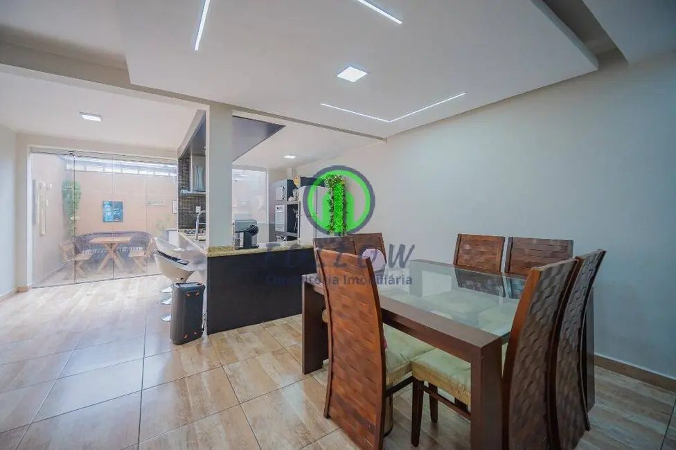 Casa com 3 quartos à venda, 154m2 em Jaguaribe, Osasco - SP - imagem 4 Foto 4 de Casa com 3 quartos à venda, 154m2 em Jaguaribe, Osasco - SP