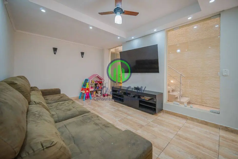 Casa com 3 quartos à venda, 154m2 em Jaguaribe, Osasco - SP - imagem 3 Foto 3 de Casa com 3 quartos à venda, 154m2 em Jaguaribe, Osasco - SP
