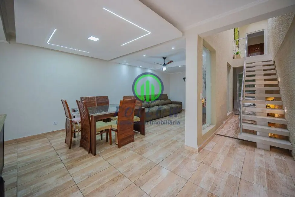 Casa com 3 quartos à venda, 154m2 em Jaguaribe, Osasco - SP - imagem 6 Foto 6 de Casa com 3 quartos à venda, 154m2 em Jaguaribe, Osasco - SP