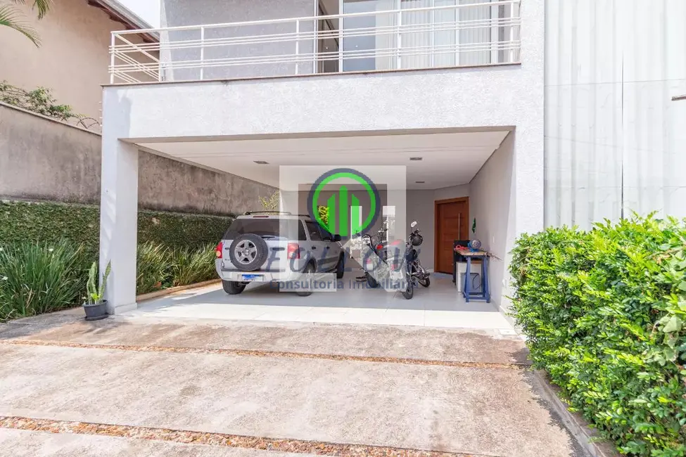 Sobrado com 3 quartos à venda, 250m2 em City Bussocaba, Osasco - SP - imagem 2 Foto 2 de Sobrado com 3 quartos à venda, 250m2 em City Bussocaba, Osasco - SP