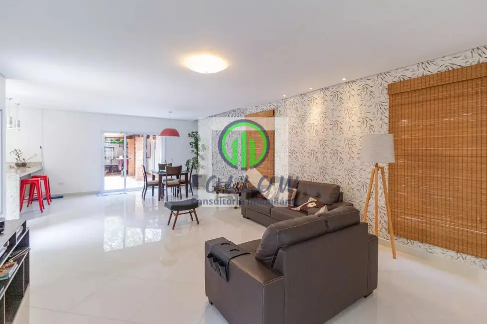Sobrado com 3 quartos à venda, 250m2 em City Bussocaba, Osasco - SP - imagem 4 Foto 4 de Sobrado com 3 quartos à venda, 250m2 em City Bussocaba, Osasco - SP