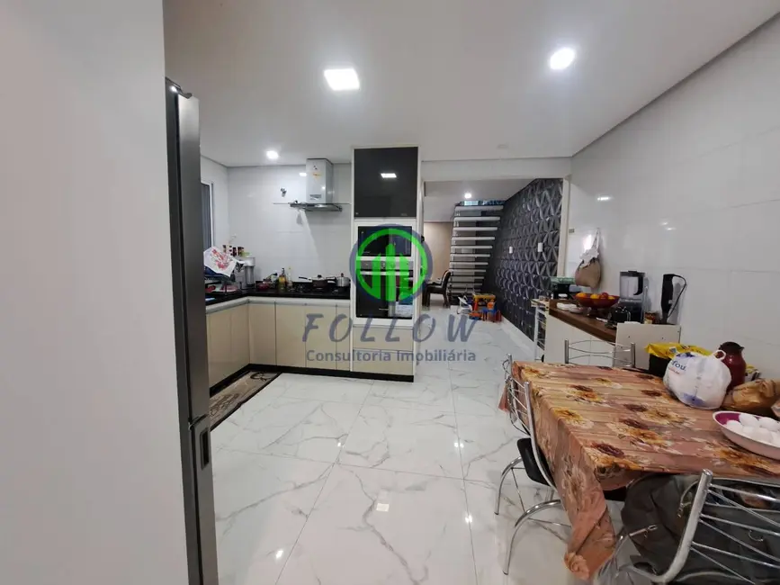 Casa com 3 quartos à venda, 270m2 em Santa Maria, Osasco - SP - imagem 9 Foto 9 de Casa com 3 quartos à venda, 270m2 em Santa Maria, Osasco - SP