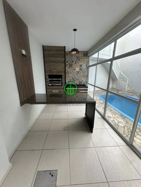 Sobrado com 3 quartos à venda, 250m2 em Bela Vista, Osasco - SP - imagem 4 Foto 4 de Sobrado com 3 quartos à venda, 250m2 em Bela Vista, Osasco - SP