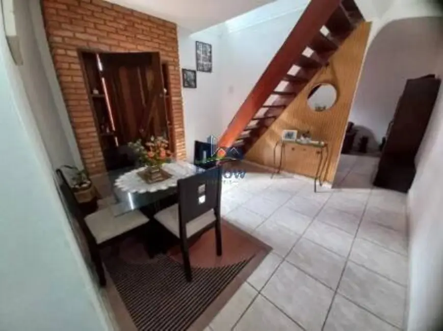 Foto 2 de Sobrado com 4 quartos à venda, 232m2 em Santo Antônio, Osasco - SP