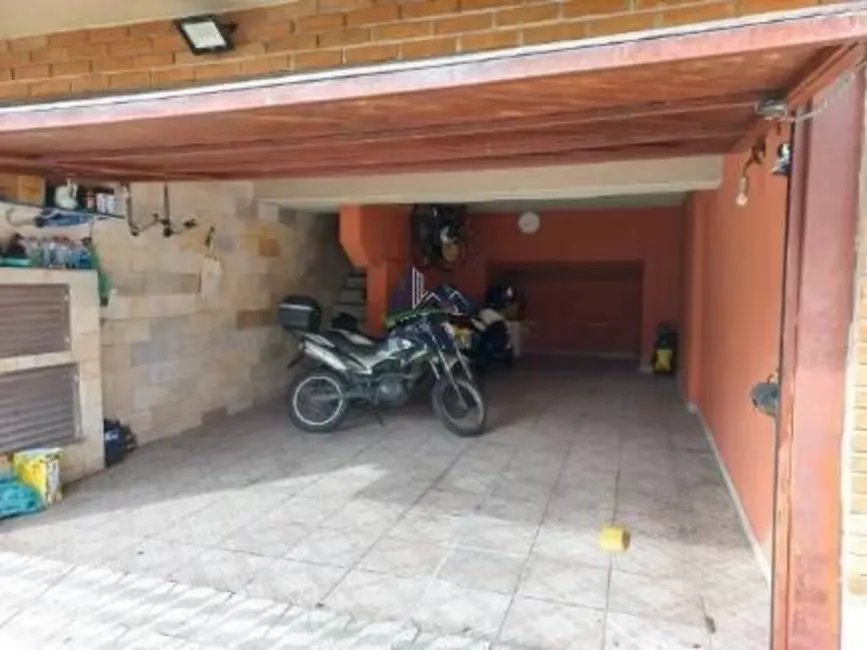 Foto 6 de Sobrado com 4 quartos à venda, 232m2 em Santo Antônio, Osasco - SP