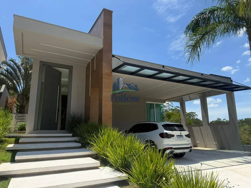 Foto 1 de Casa de Condomínio com 3 quartos à venda e para alugar, 360m2 em Jardim do Golf I, Jandira - SP