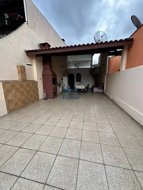 Sobrado com 3 quartos à venda, 250m2 em Santo Antônio, Osasco - SP - imagem 2 Foto 2 de Sobrado com 3 quartos à venda, 250m2 em Santo Antônio, Osasco - SP