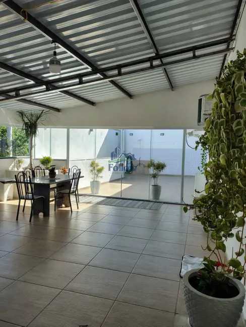 Foto 3 de Casa com 3 quartos à venda, 170m2 em Mairinque - SP