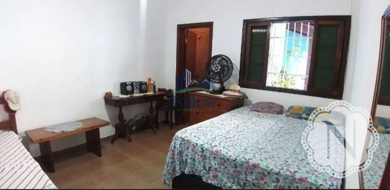 Casa com 3 quartos à venda em Itanhaem - SP - imagem 9 Foto 9 de Casa com 3 quartos à venda em Itanhaem - SP