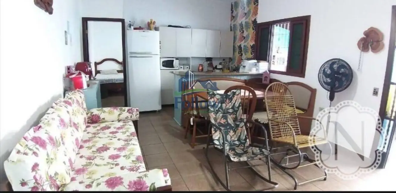 Casa com 3 quartos à venda em Itanhaem - SP - imagem 3 Foto 3 de Casa com 3 quartos à venda em Itanhaem - SP