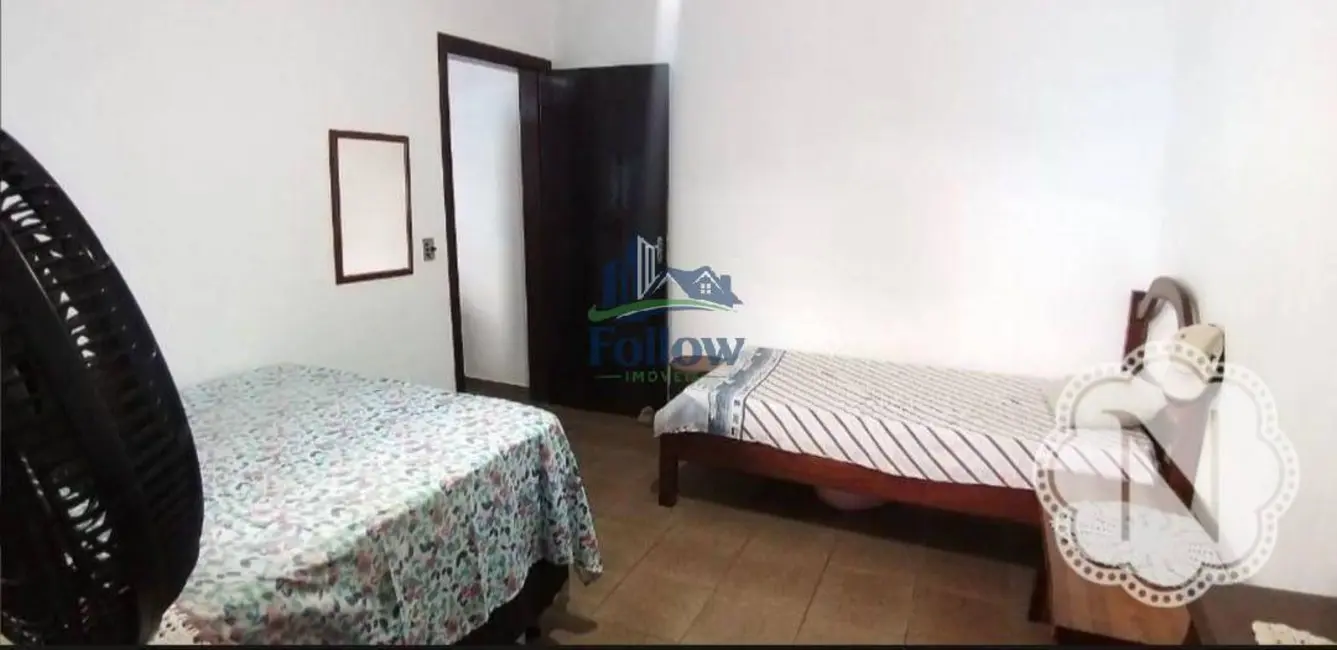 Casa com 3 quartos à venda em Itanhaem - SP - imagem 8 Foto 8 de Casa com 3 quartos à venda em Itanhaem - SP