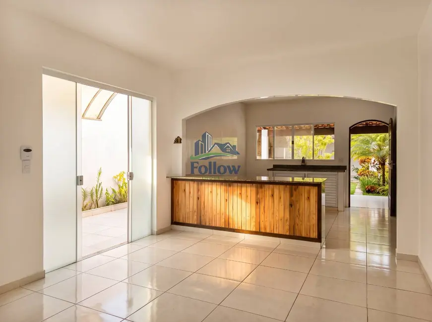 Foto 1 de Casa com 4 quartos à venda, 165m2 em Itanhaem - SP