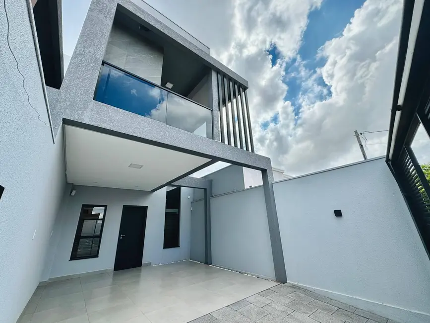 Foto 3 de Sobrado com 3 quartos à venda, 105m2 em Esmeralda, Cascavel - PR