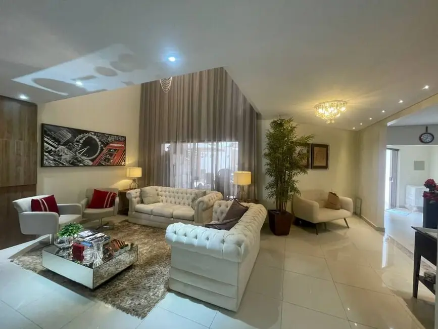 Foto 1 de Sobrado com 5 quartos à venda, 733m2 em Cancelli, Cascavel - PR