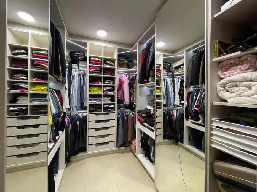 Foto 9 de Sobrado com 5 quartos à venda, 733m2 em Cancelli, Cascavel - PR