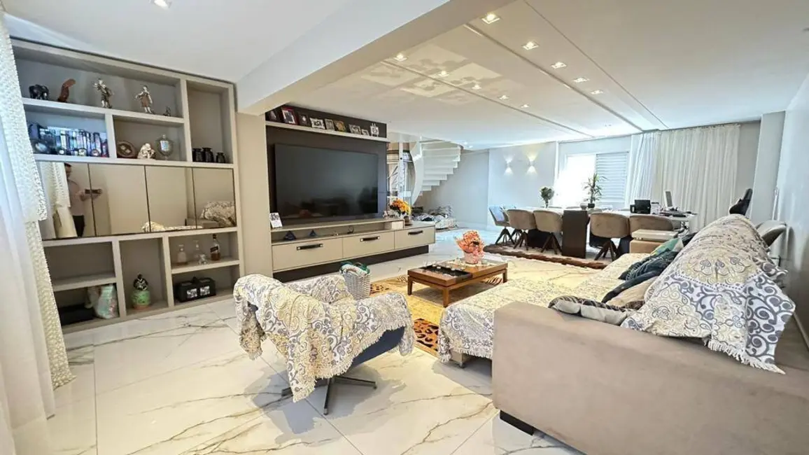 Foto 3 de Apartamento com 3 quartos à venda, 219m2 em Centro, Cascavel - PR