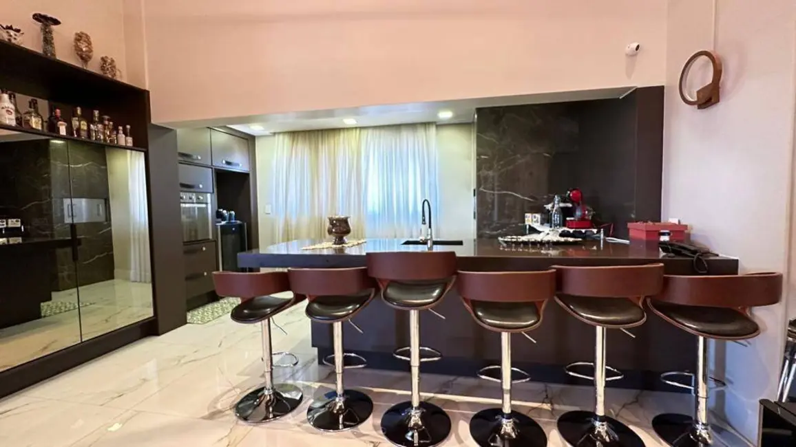 Foto 8 de Apartamento com 3 quartos à venda, 219m2 em Centro, Cascavel - PR